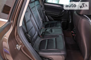 Позашляховик / Кросовер Volkswagen Touareg 2011 в 