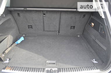 Позашляховик / Кросовер Volkswagen Touareg 2012 в 