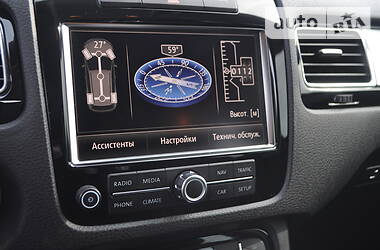 Позашляховик / Кросовер Volkswagen Touareg 2012 в 