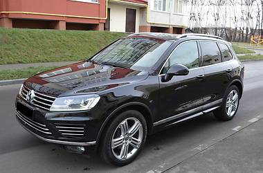 Позашляховик / Кросовер Volkswagen Touareg 2016 в 