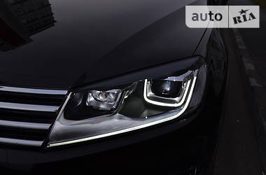 Позашляховик / Кросовер Volkswagen Touareg 2016 в 