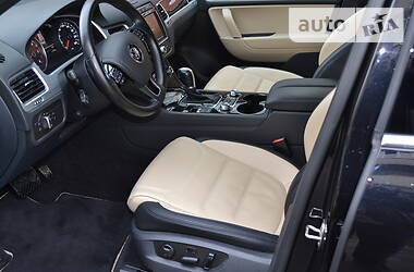 Позашляховик / Кросовер Volkswagen Touareg 2016 в 