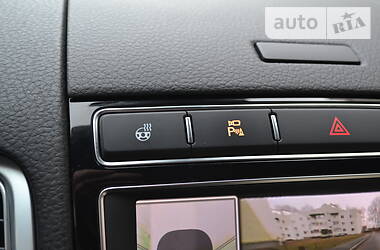 Позашляховик / Кросовер Volkswagen Touareg 2016 в 