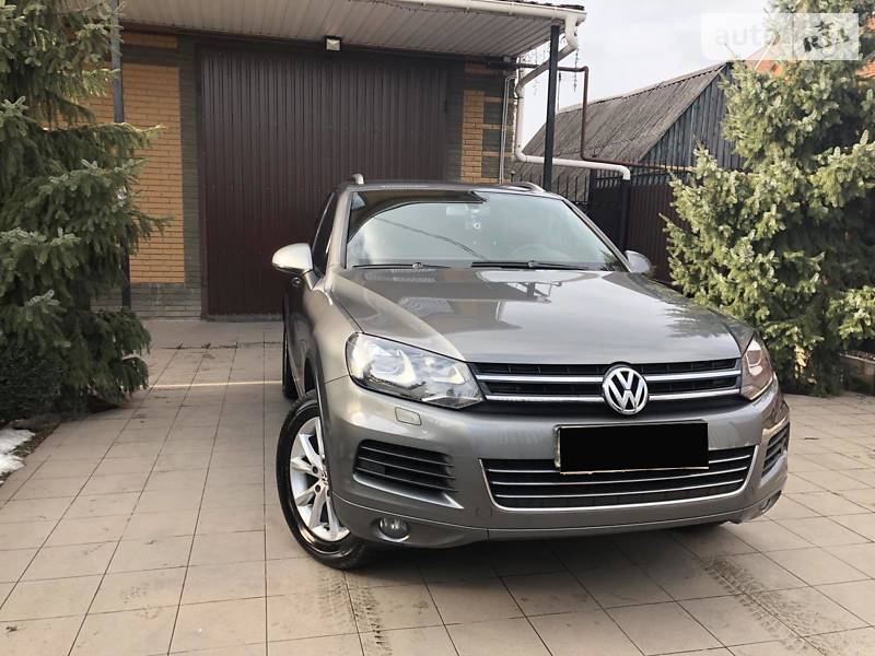 Позашляховик / Кросовер Volkswagen Touareg 2013 в Запоріжжі