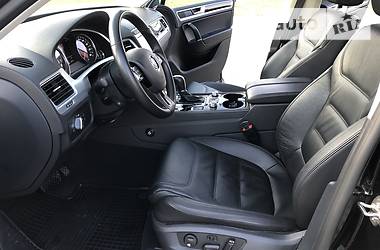 Позашляховик / Кросовер Volkswagen Touareg 2017 в 