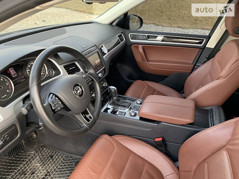 Позашляховик / Кросовер Volkswagen Touareg 2016 в Дніпрі фото 21 Позашляховик / Кросовер Volkswagen Touareg 2016 в Дніпрі
