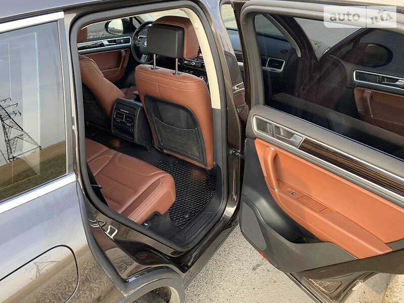 Позашляховик / Кросовер Volkswagen Touareg 2016 в Дніпрі фото 32 Позашляховик / Кросовер Volkswagen Touareg 2016 в Дніпрі
