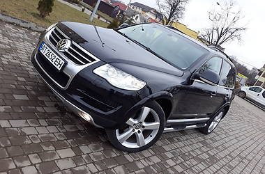 Позашляховик / Кросовер Volkswagen Touareg 2010 в 