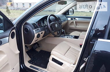 Позашляховик / Кросовер Volkswagen Touareg 2010 в 