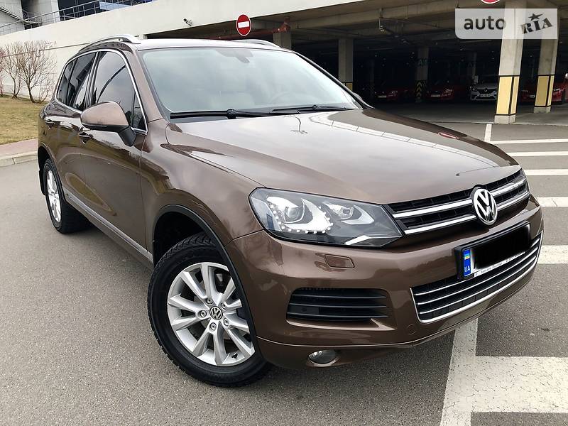 Позашляховик / Кросовер Volkswagen Touareg 2014 в 