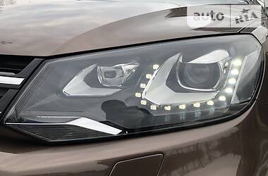 Позашляховик / Кросовер Volkswagen Touareg 2014 в 