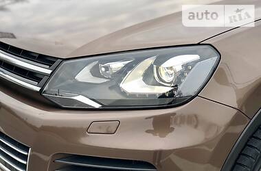 Позашляховик / Кросовер Volkswagen Touareg 2014 в 