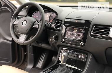 Позашляховик / Кросовер Volkswagen Touareg 2014 в 