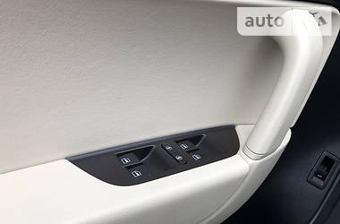Позашляховик / Кросовер Volkswagen Touareg 2014 в 