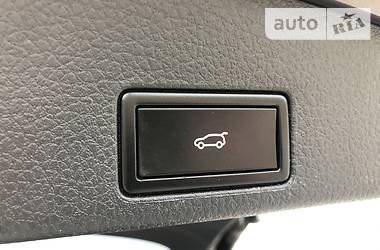 Позашляховик / Кросовер Volkswagen Touareg 2014 в 