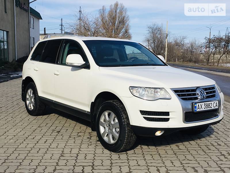 Позашляховик / Кросовер Volkswagen Touareg 2008 в Новомосковську