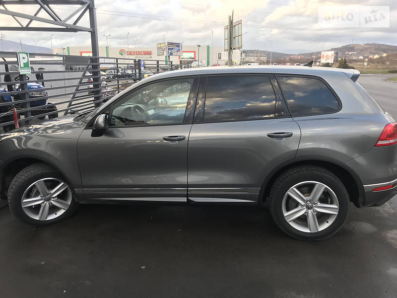 Позашляховик / Кросовер Volkswagen Touareg 2015 в Мукачевому