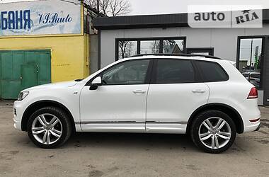 Позашляховик / Кросовер Volkswagen Touareg 2013 в 