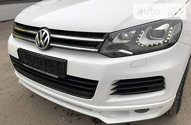 Позашляховик / Кросовер Volkswagen Touareg 2013 в 