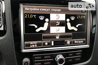 Позашляховик / Кросовер Volkswagen Touareg 2013 в 