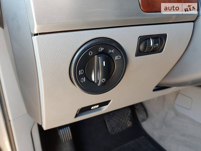 Позашляховик / Кросовер Volkswagen Touareg 2007 в Києві