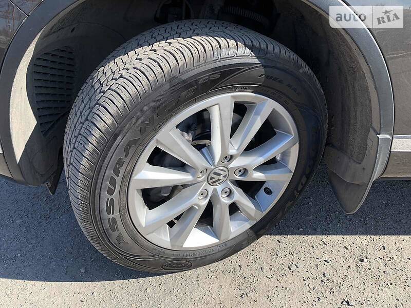 Позашляховик / Кросовер Volkswagen Touareg 2016 в Дніпрі фото 38 Позашляховик / Кросовер Volkswagen Touareg 2016 в Дніпрі