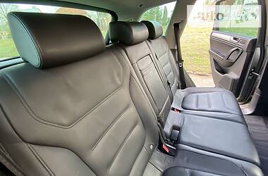 Позашляховик / Кросовер Volkswagen Touareg 2011 в 
