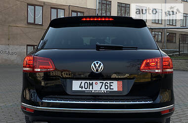Позашляховик / Кросовер Volkswagen Touareg 2015 в 