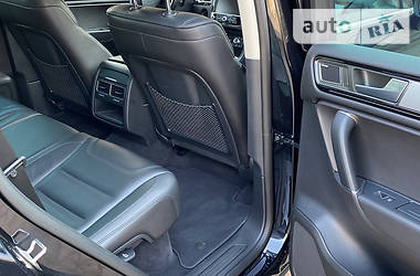 Позашляховик / Кросовер Volkswagen Touareg 2015 в 