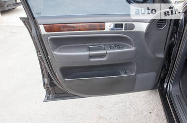 Позашляховик / Кросовер Volkswagen Touareg 2007 в 
