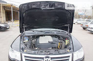 Позашляховик / Кросовер Volkswagen Touareg 2007 в 