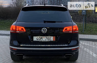 Позашляховик / Кросовер Volkswagen Touareg 2015 в 