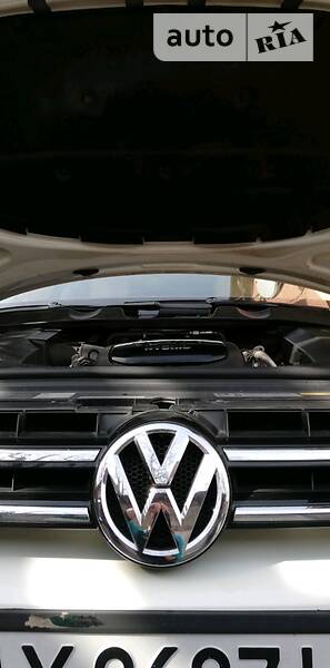 Позашляховик / Кросовер Volkswagen Touareg 2011 в Харкові