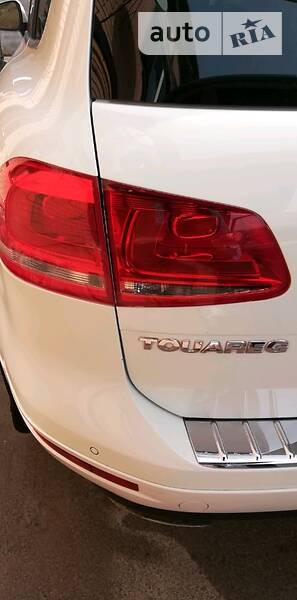 Позашляховик / Кросовер Volkswagen Touareg 2011 в Харкові
