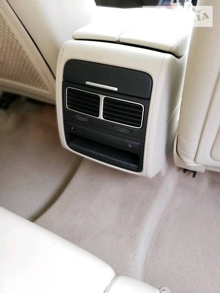 Позашляховик / Кросовер Volkswagen Touareg 2011 в Харкові