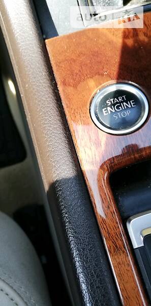 Позашляховик / Кросовер Volkswagen Touareg 2011 в Харкові