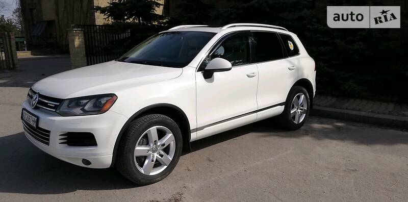 Позашляховик / Кросовер Volkswagen Touareg 2011 в Харкові
