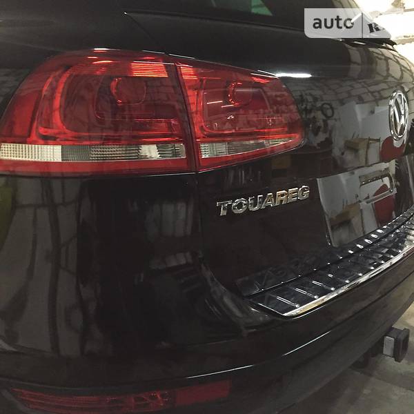 Позашляховик / Кросовер Volkswagen Touareg 2011 в Луцьку