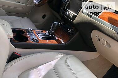 Позашляховик / Кросовер Volkswagen Touareg 2011 в 