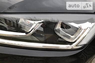 Позашляховик / Кросовер Volkswagen Touareg 2017 в 