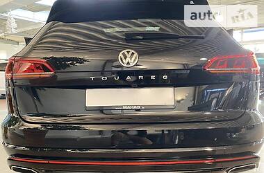 Позашляховик / Кросовер Volkswagen Touareg 2020 в 