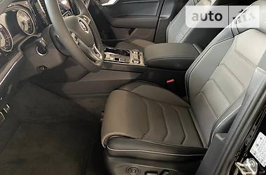 Позашляховик / Кросовер Volkswagen Touareg 2020 в 