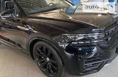 Позашляховик / Кросовер Volkswagen Touareg 2020 в 