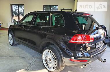 Позашляховик / Кросовер Volkswagen Touareg 2012 в 