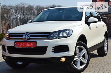 Позашляховик / Кросовер Volkswagen Touareg 2012 в 