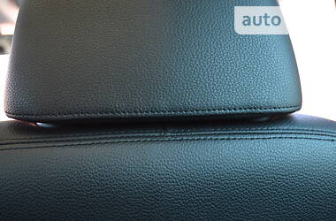 Позашляховик / Кросовер Volkswagen Touareg 2012 в 