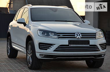 Позашляховик / Кросовер Volkswagen Touareg 2015 в Луцьку