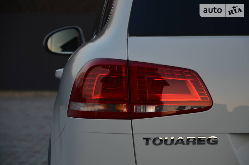 Позашляховик / Кросовер Volkswagen Touareg 2015 в Луцьку