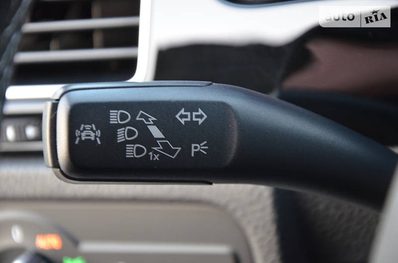 Позашляховик / Кросовер Volkswagen Touareg 2015 в Луцьку