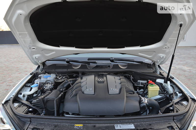 Позашляховик / Кросовер Volkswagen Touareg 2015 в Луцьку